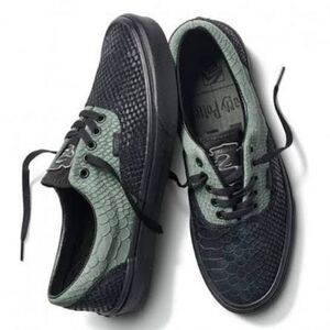 Vans Off The Wall Harry Potter Slytherin Black and Green Textured Sneakers 8.5